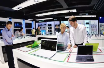 Laptop Buying Guide 2025: Key Features Students and Professionals Need