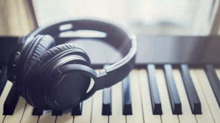 5 Best Headphones Every Music Lover Should Own in 2025 — Expert Picks & Sound Tests